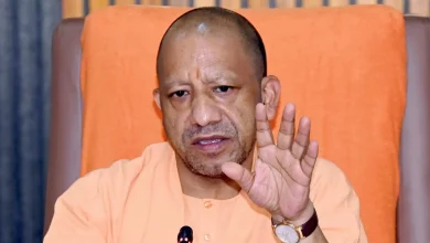 मुख्यमंत्री योगी आदित्यनाथ किसानों के लिए मुख्यमंत्री कृषक समृद्धि योजना के तहत दीर्घकालिक कृषि ऋण की ब्याज दर 6 प्रतिशत करने की घोषणा करते हुए।
