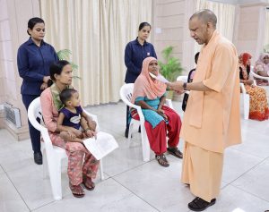 जनता दर्शन में CM योगी का सख्त संदेश, ‘दूसरी बार फरियादी आया तो जवाबदेही तय होगी’, जमीन कब्जाने वालों पर कार्रवाई के निर्देश 2 WhatsApp Image 2026 10 05 at 11.51.51 AM