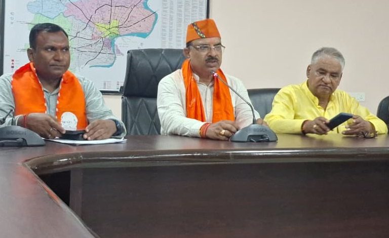 भाजपा राज्यसभा प्रत्याशी प्रकाश पाल लखनऊ में सपा और PDA को लेकर बयान देते हुए।