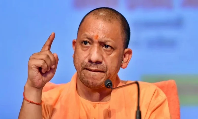 नगर विकास एवं ऊर्जा मंत्री अरविंद कुमार शर्मा संभव पोर्टल के जरिए विभिन्न जिलों की जनशिकायतों की सुनवाई करते हुए।