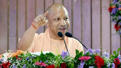 उत्तर प्रदेश में राज्य कर्मचारियों के लिए स्पेशल सैलरी अकाउंट, एक करोड़ रुपये तक का व्यक्तिगत दुर्घटना बीमा और अन्य वित्तीय सुरक्षा सुविधाओं से जुड़े योगी सरकार के एमओयू की खबर।