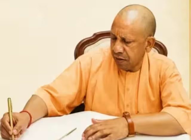 मुख्यमंत्री योगी आदित्यनाथ की शारदीय नवरात्र पर प्रदेशवासियों के नाम पाती, जिसमें मां दुर्गा की आराधना, मिशन शक्ति और महिला सशक्तीकरण पर जोर दिया गया।