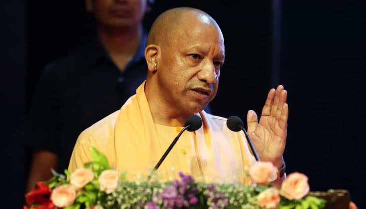 गोरखपुर में मुख्यमंत्री योगी आदित्यनाथ ने कांग्रेस पर अराजकता फैलाने और संवैधानिक संस्थाओं पर सवाल उठाने का आरोप लगाया।
