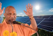 उत्तर प्रदेश में प्रधानमंत्री सूर्य घर मुफ्त बिजली योजना के तहत घरों की छतों पर लगाए गए रूफटॉप सोलर प्लांट।