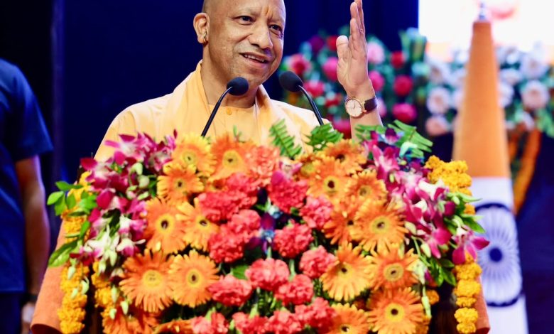 उत्तर प्रदेश में योगी सरकार के कार्यकाल में 455 लेखपालों को राजस्व निरीक्षक यानी कानूनगो के पद पर पदोन्नति देने की जानकारी।