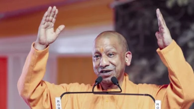 मुख्यमंत्री योगी आदित्यनाथ उत्तर प्रदेश में मेडिकल कॉलेजों की बढ़ती संख्या, एमबीबीएस सीटों और स्वास्थ्य योजनाओं के विस्तार पर जानकारी साझा करते हुए।