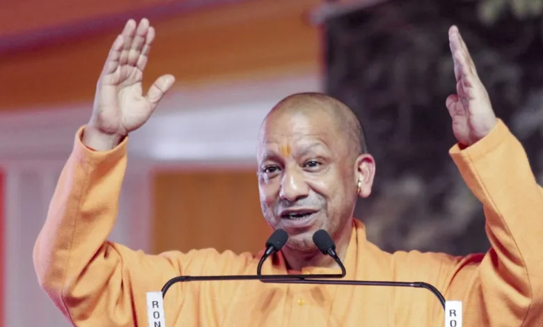 मुख्यमंत्री योगी आदित्यनाथ उत्तर प्रदेश में मेडिकल कॉलेजों की बढ़ती संख्या, एमबीबीएस सीटों और स्वास्थ्य योजनाओं के विस्तार पर जानकारी साझा करते हुए।